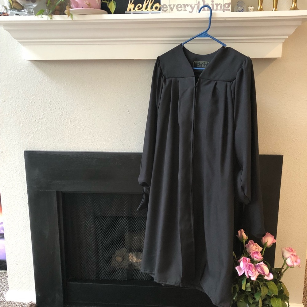 Xs gown for graduation